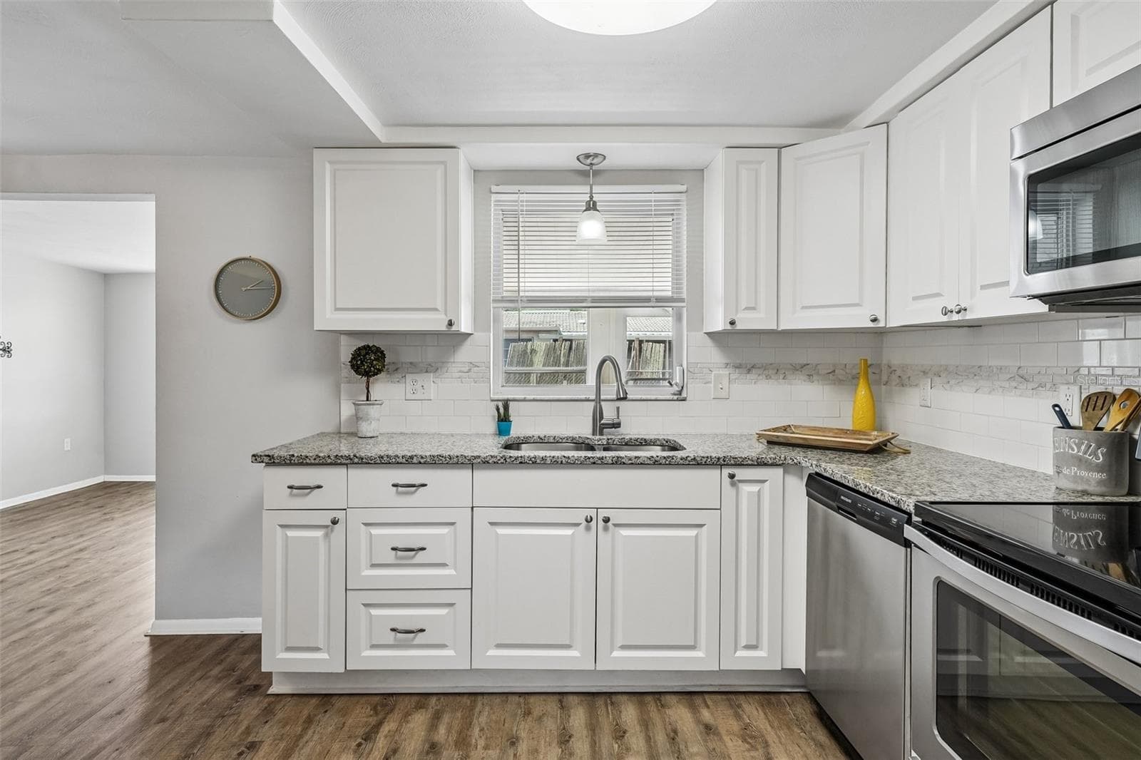 7215 MAYFIELD DRIVE — photo 31 of 52