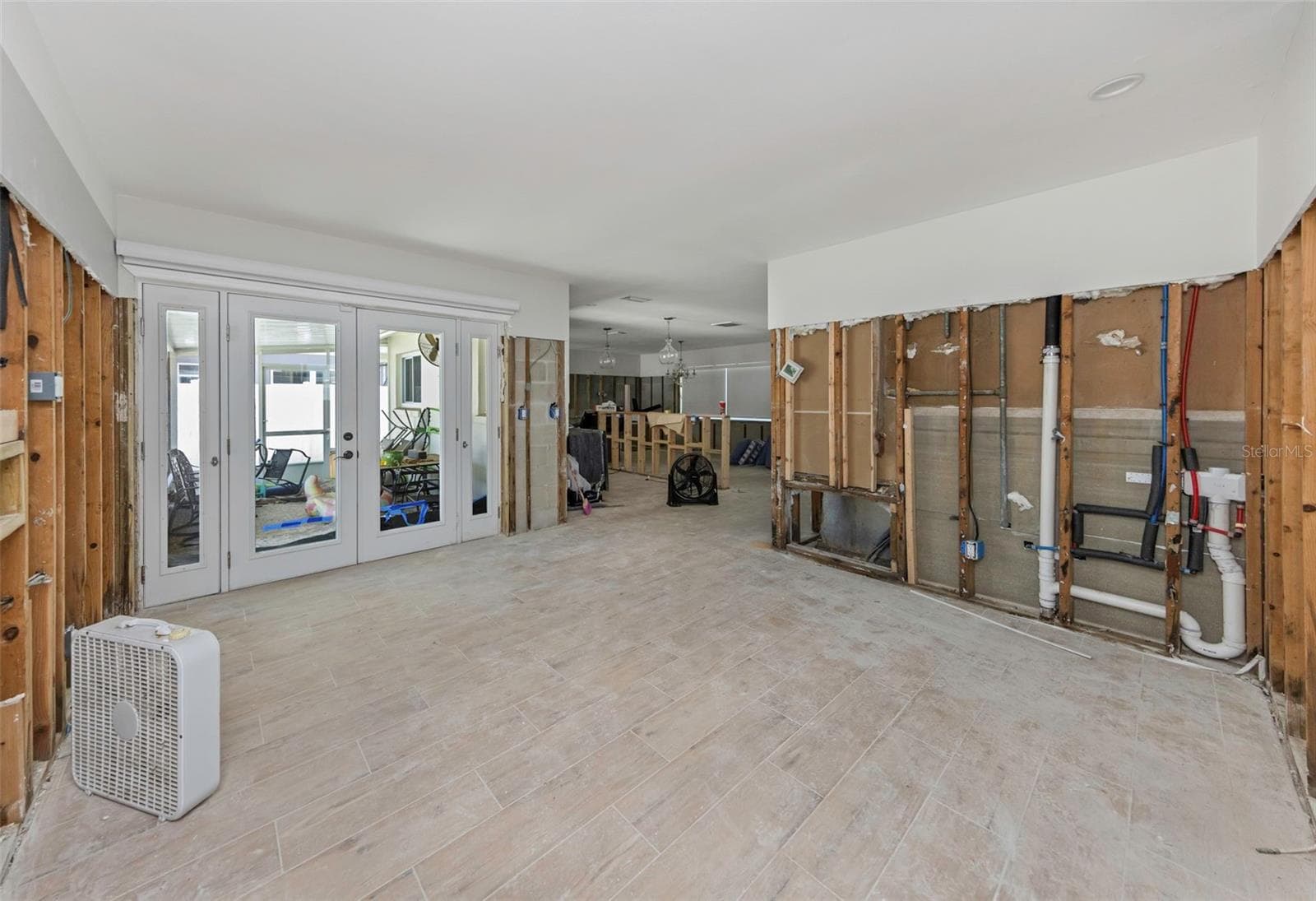 5701 DENVER STREET — photo 11 of 24