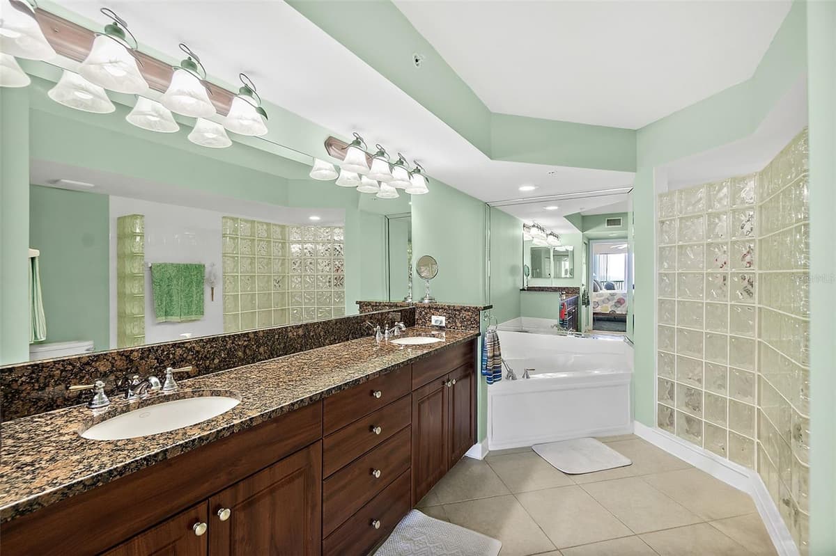 3315 ATLANTIC AVENUE — photo 20 of 55