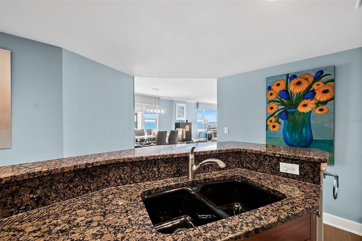 3315 ATLANTIC AVENUE — photo 13 of 55