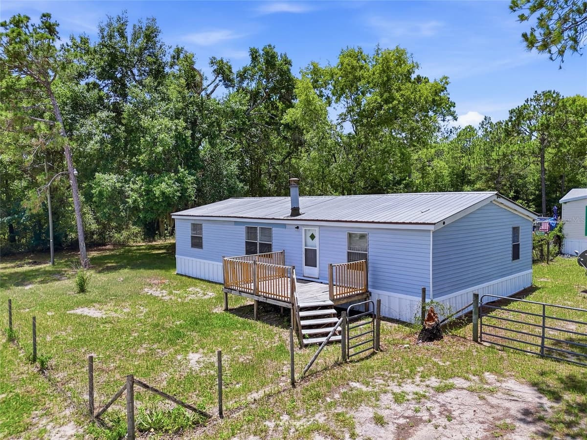 350 ISHIE AVENUE — photo 1 of 27