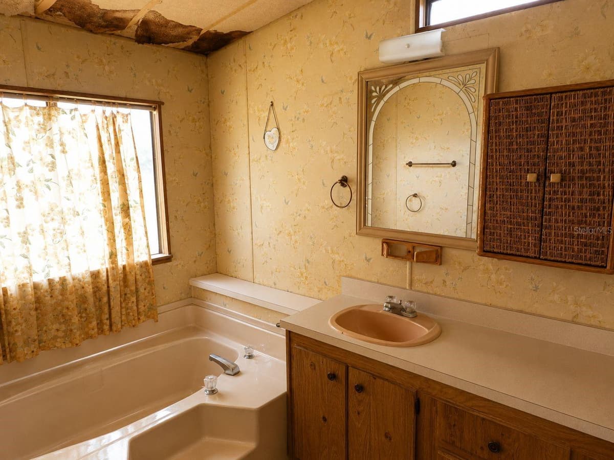 107 GREEN OAK DRIVE — photo 13 of 28