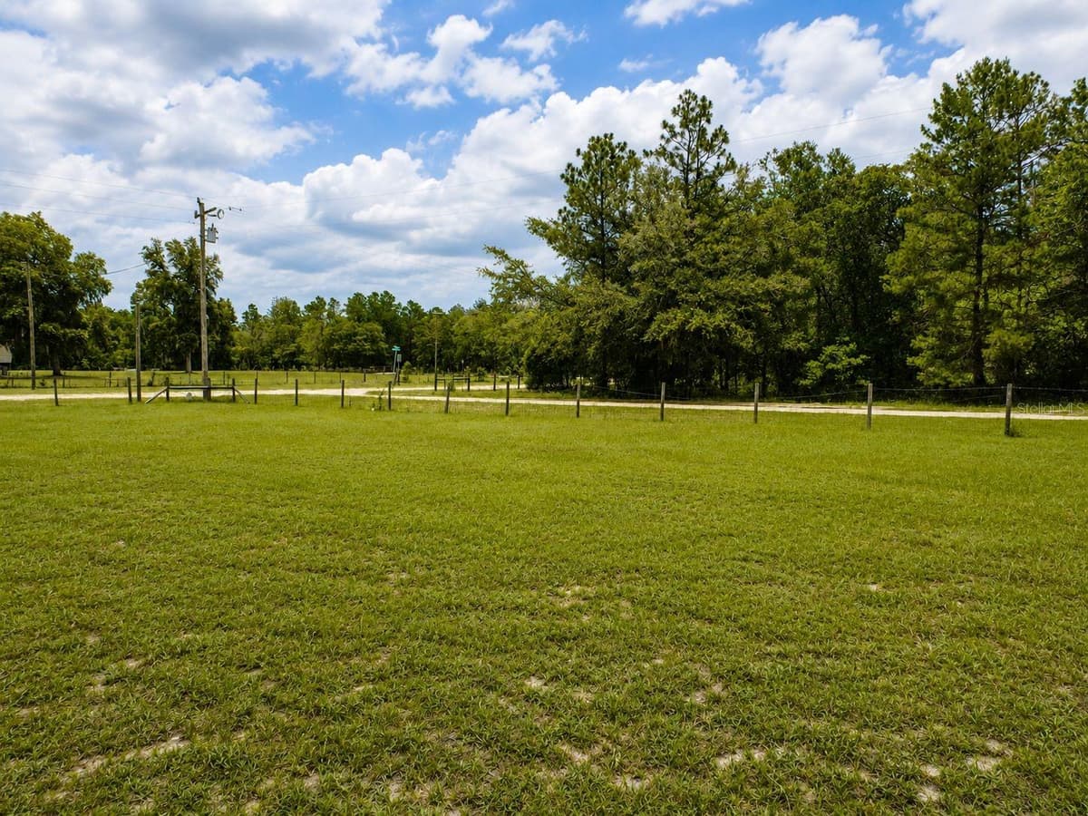 107 GREEN OAK DRIVE — photo 21 of 28