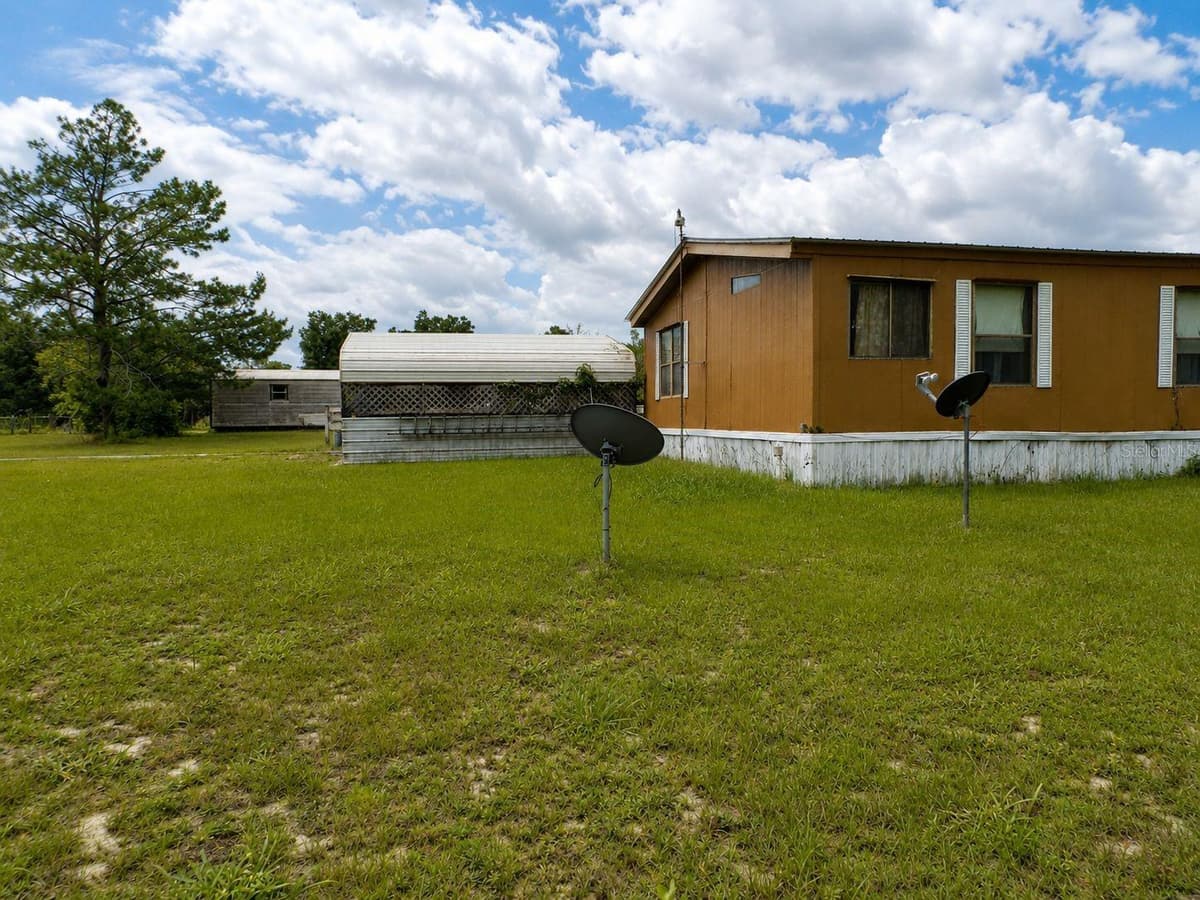 107 GREEN OAK DRIVE — photo 20 of 28