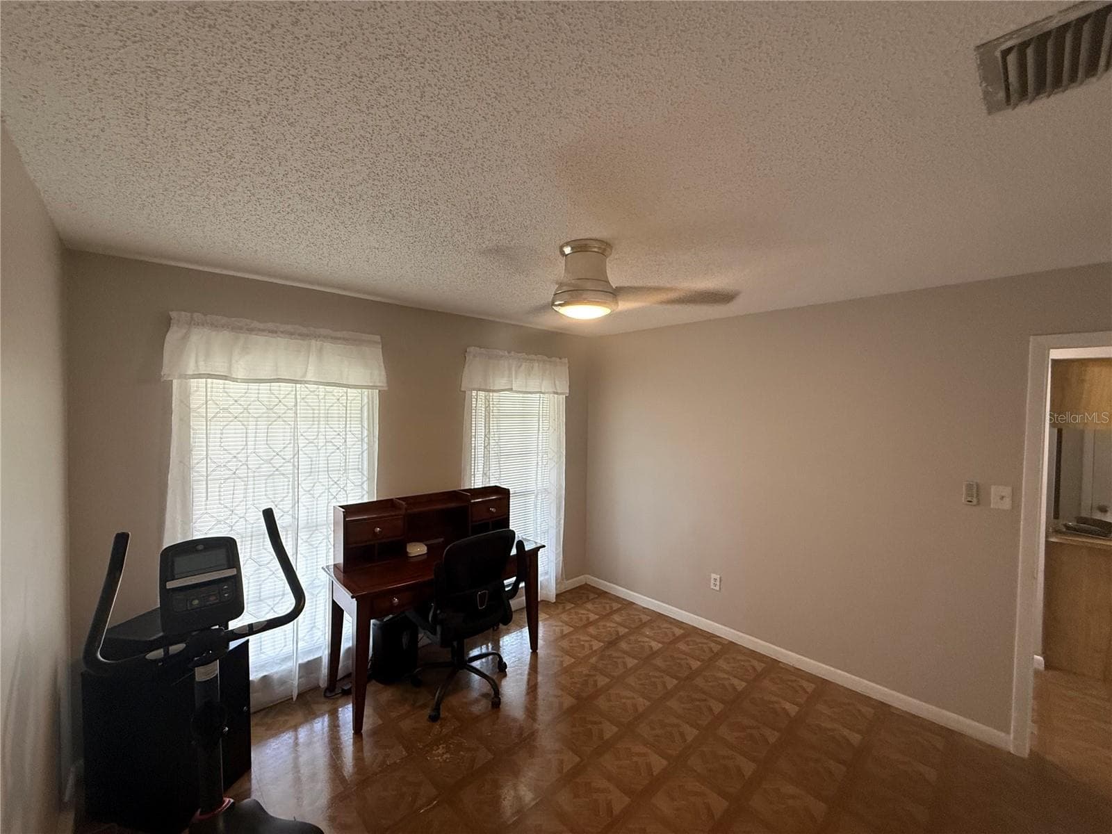 6718 DONALD AVENUE — photo 24 of 36