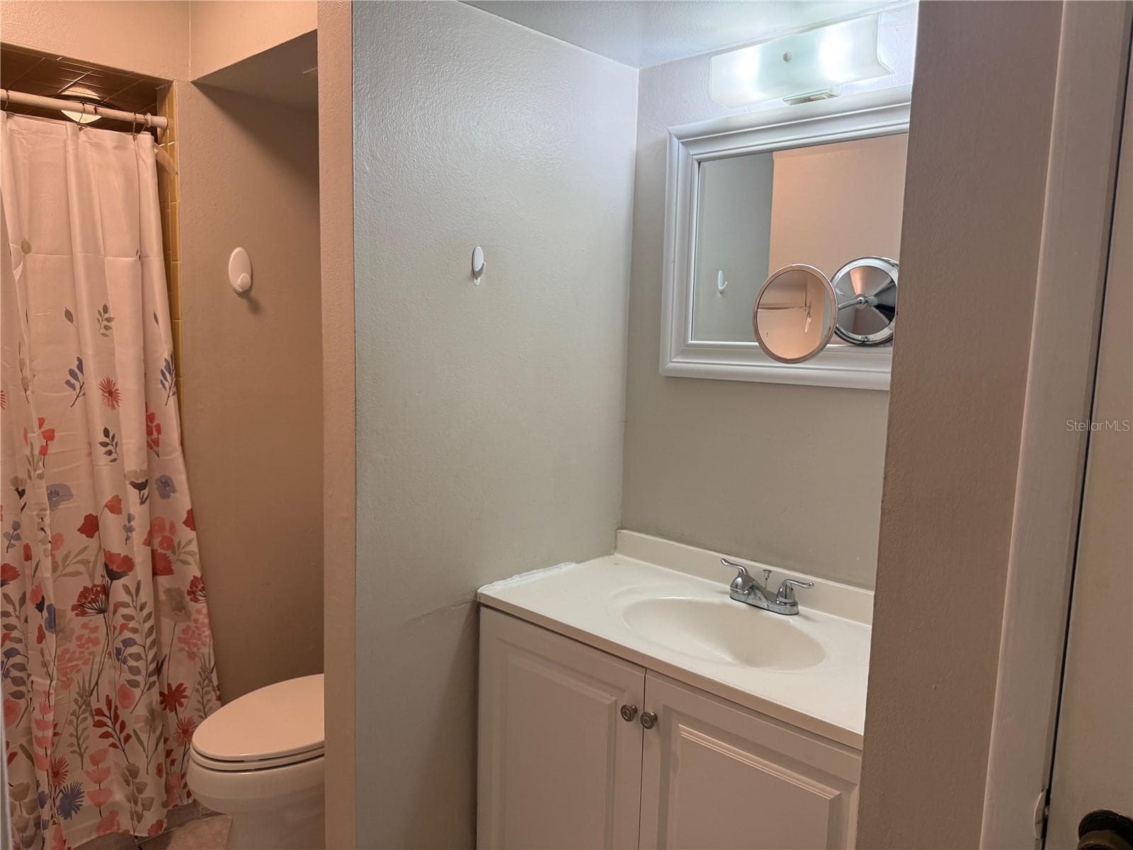 6718 DONALD AVENUE — photo 19 of 36