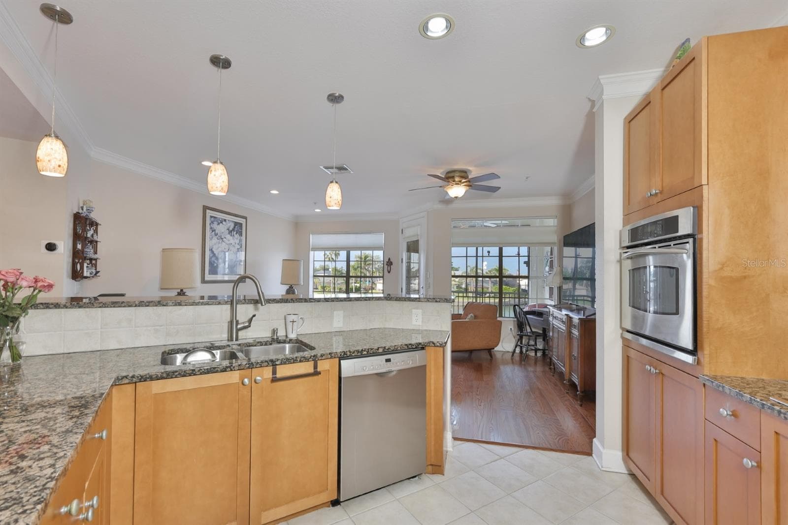 6432 SUNSET BAY CIRCLE — photo 13 of 47
