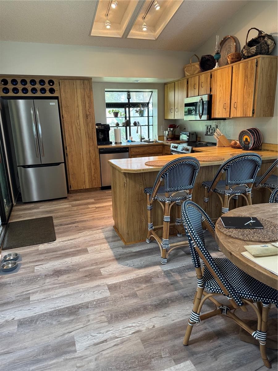 88 FREEPORT LANE — photo 11 of 14