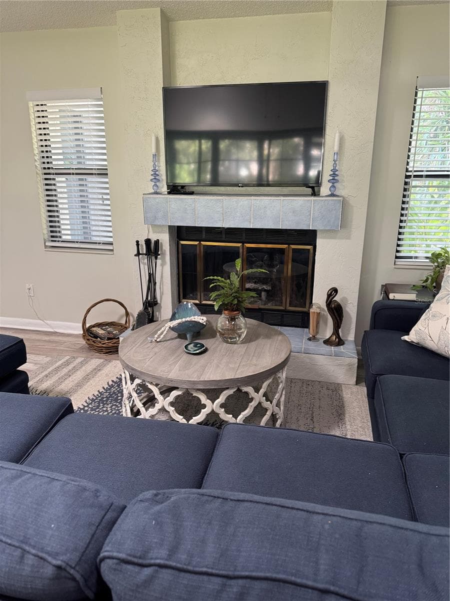 88 FREEPORT LANE — photo 5 of 14