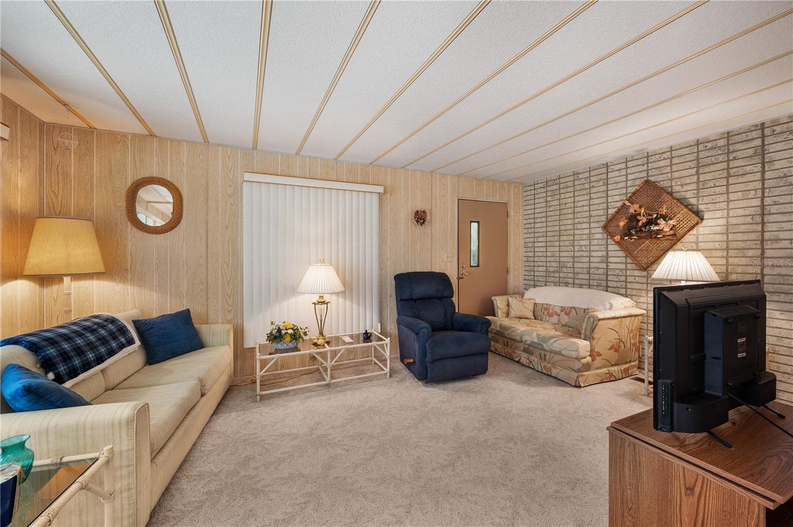 1610 REYNOLDS ROAD — photo 4 of 16