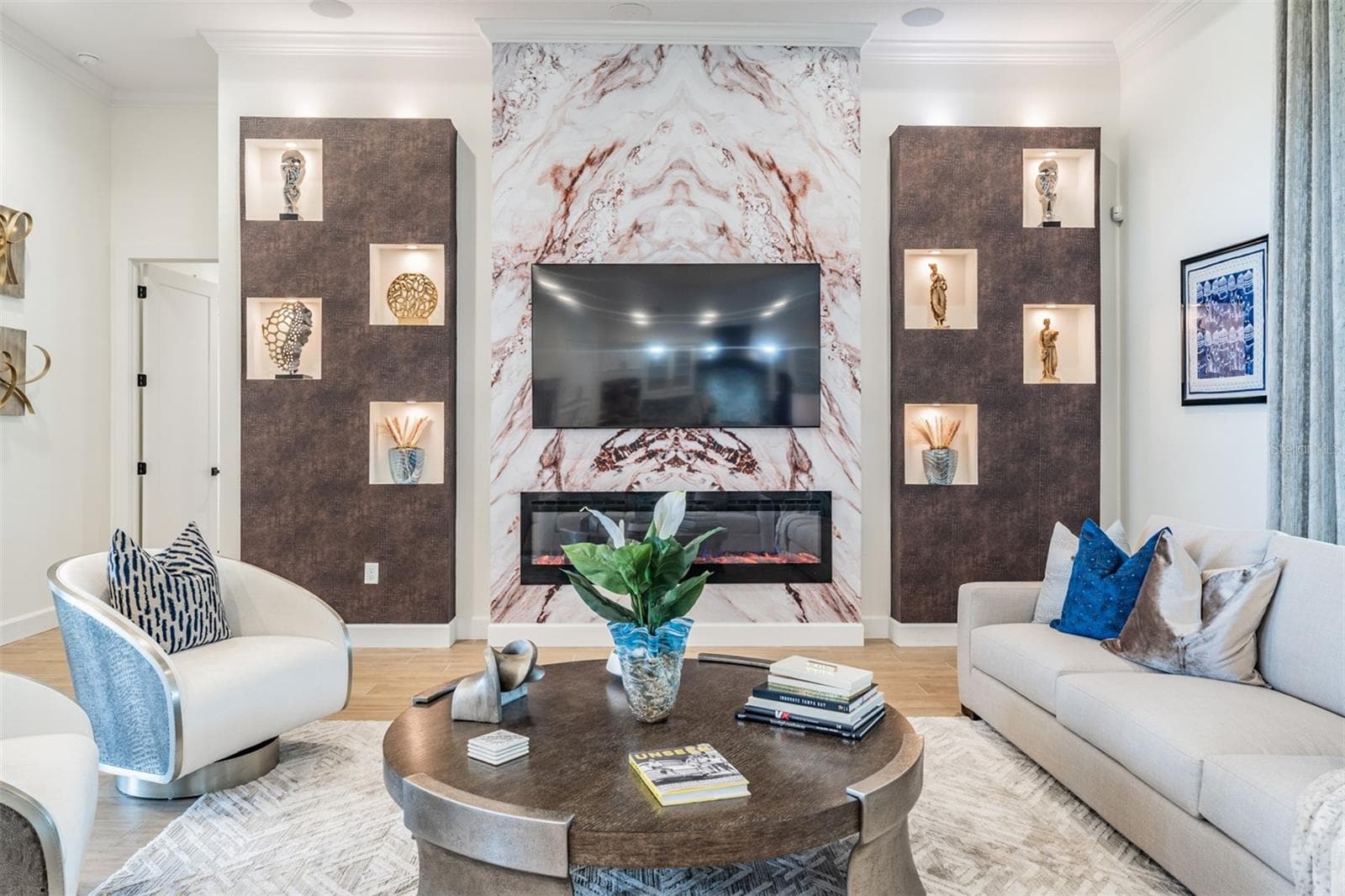 218 HAWK TALON DRIVE — photo 4 of 20