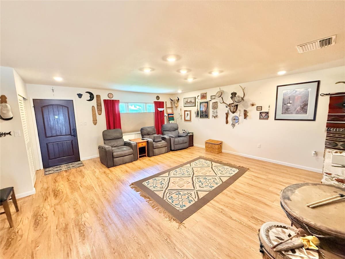 209 DELAWARE STREET — photo 19 of 85