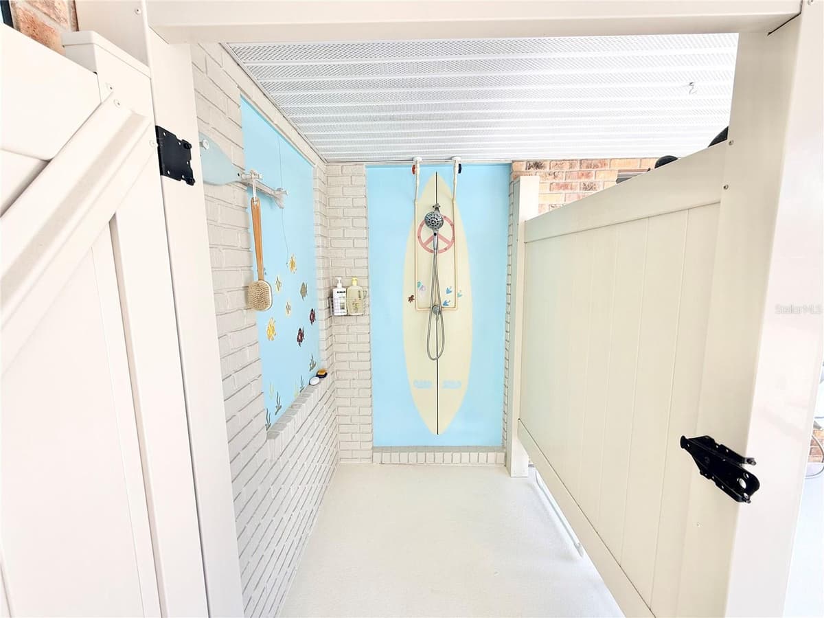 209 DELAWARE STREET — photo 59 of 85