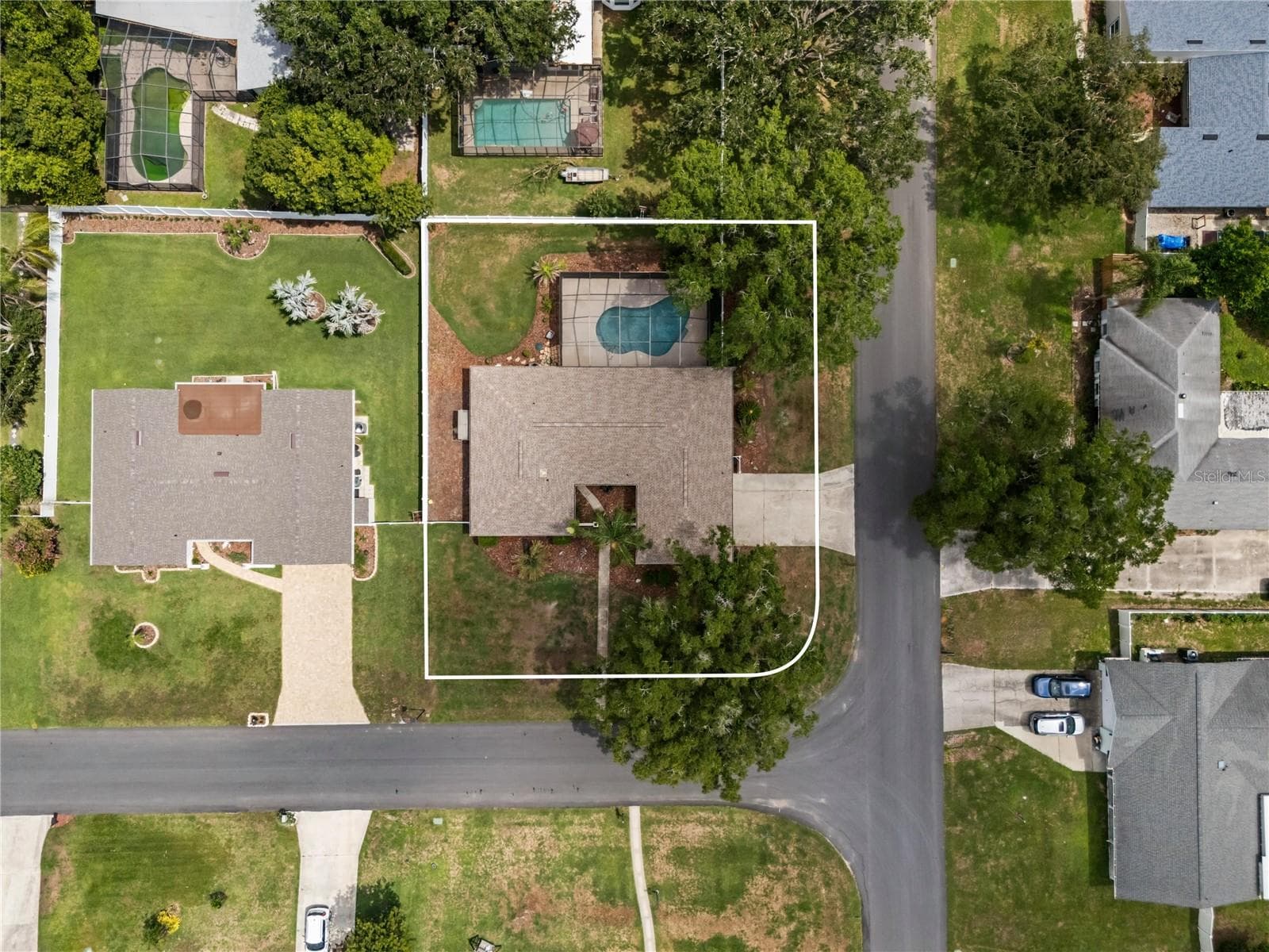2024 CHARNES COURT — photo 3 of 48