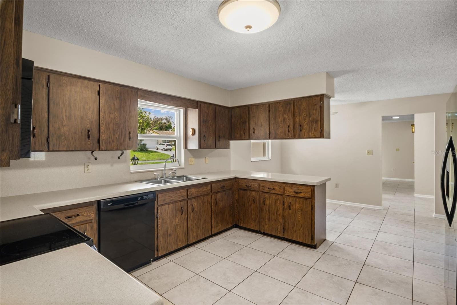 2024 CHARNES COURT — photo 8 of 48