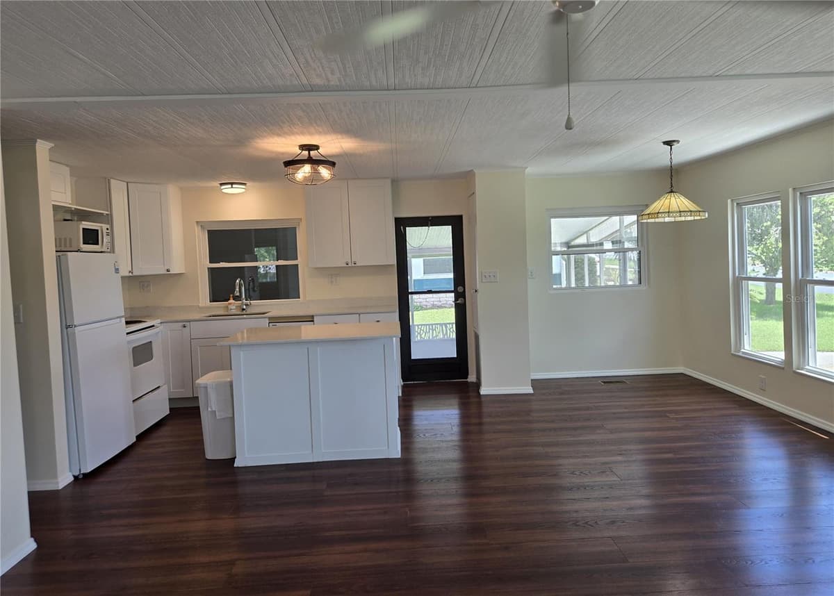 2363 CITRUS CIRCLE — photo 5 of 18