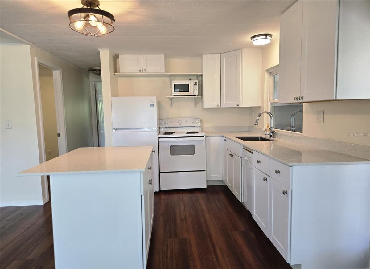 2363 CITRUS CIRCLE — photo 4 of 18
