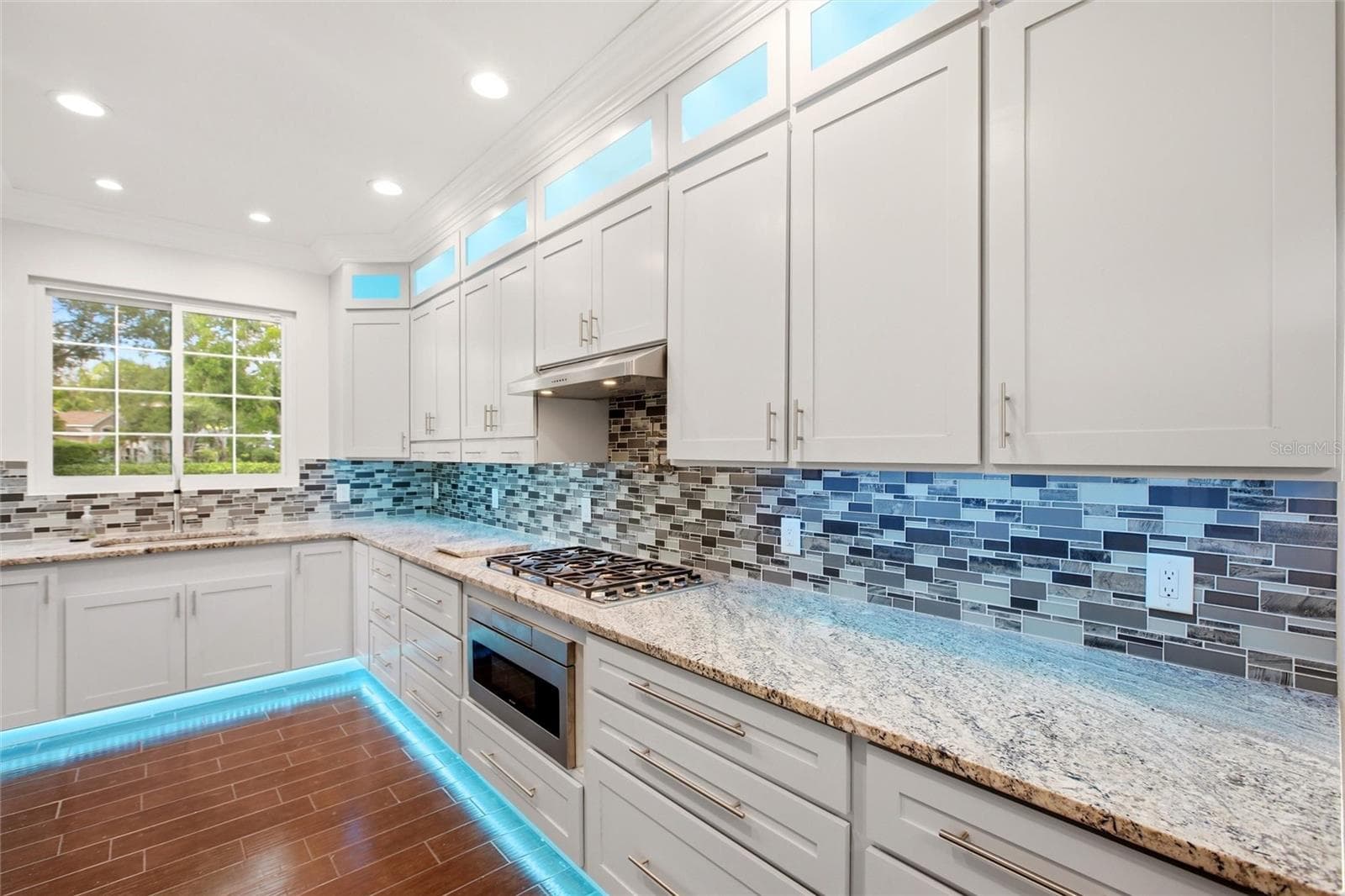 12347 HOLLYBUSH TERRACE — photo 12 of 51
