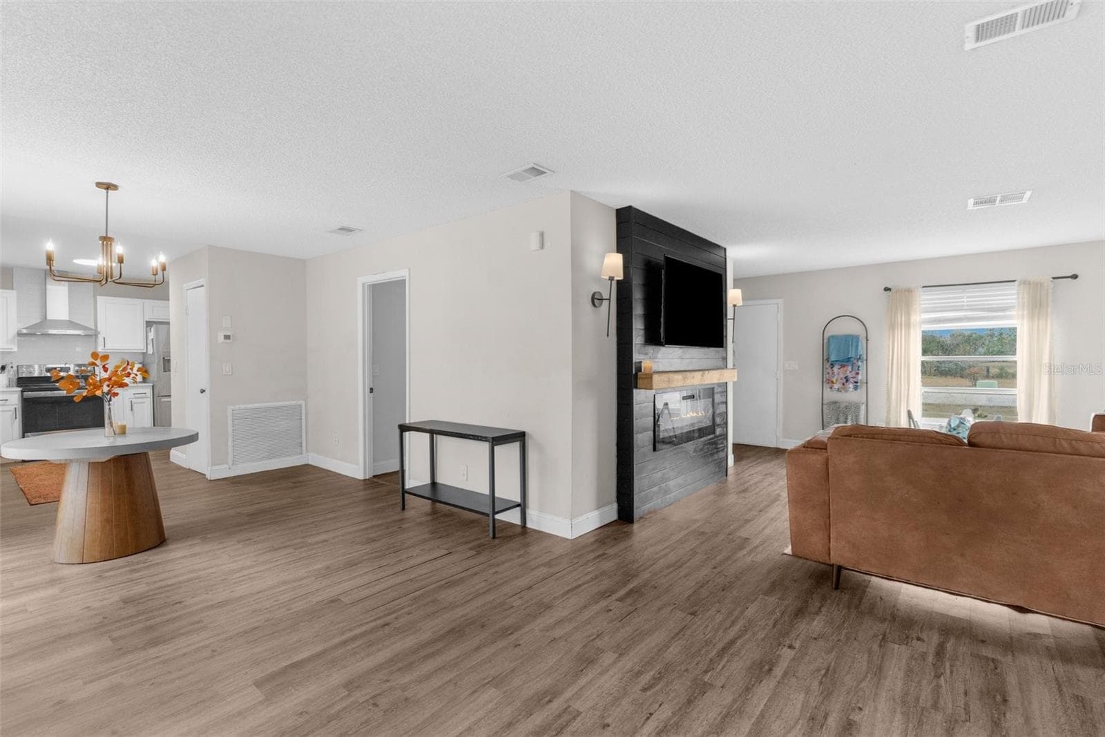 4666 KIRKLAND AVENUE — photo 7 of 24