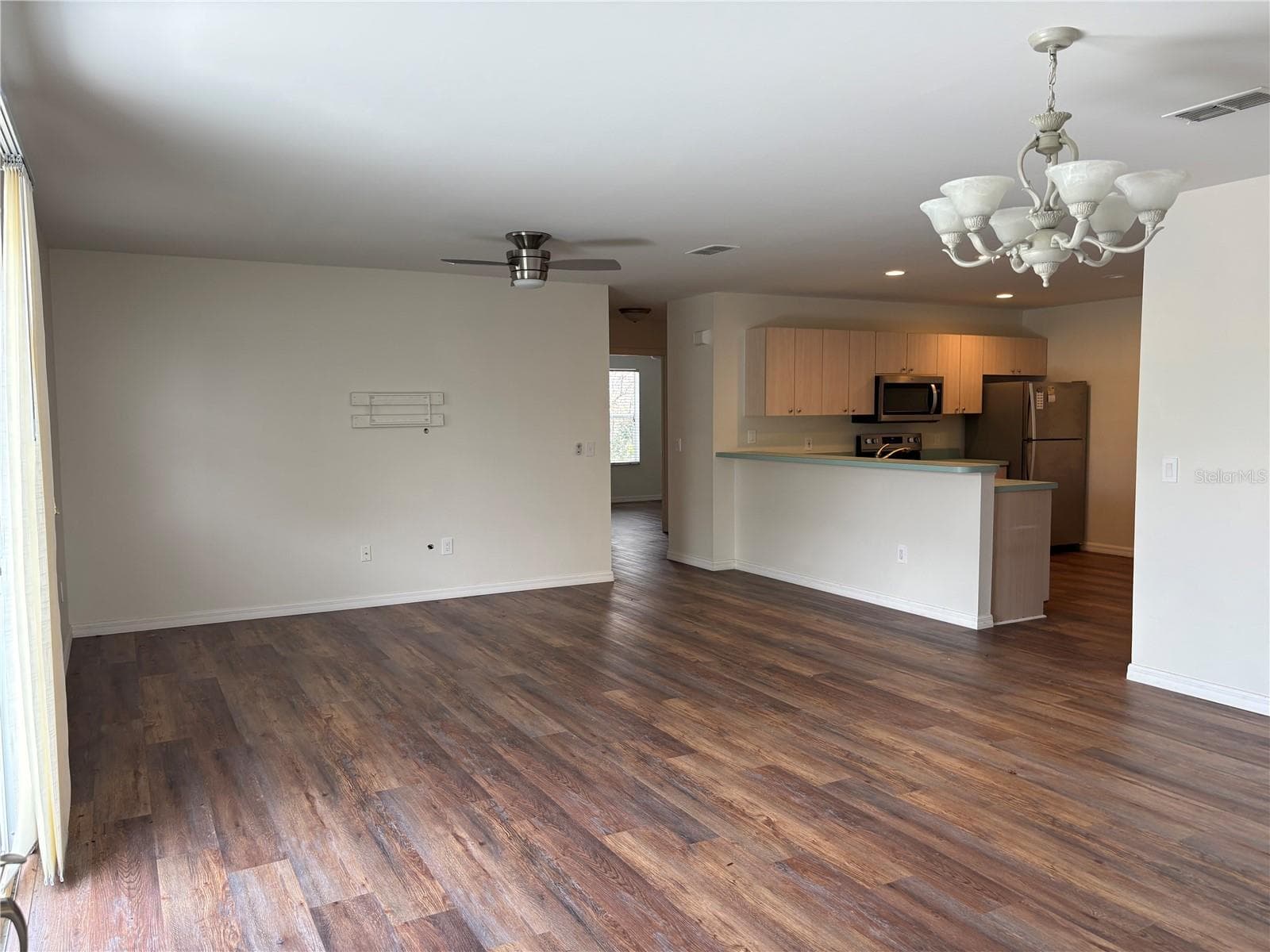 731 DUMAS STREET — photo 5 of 18