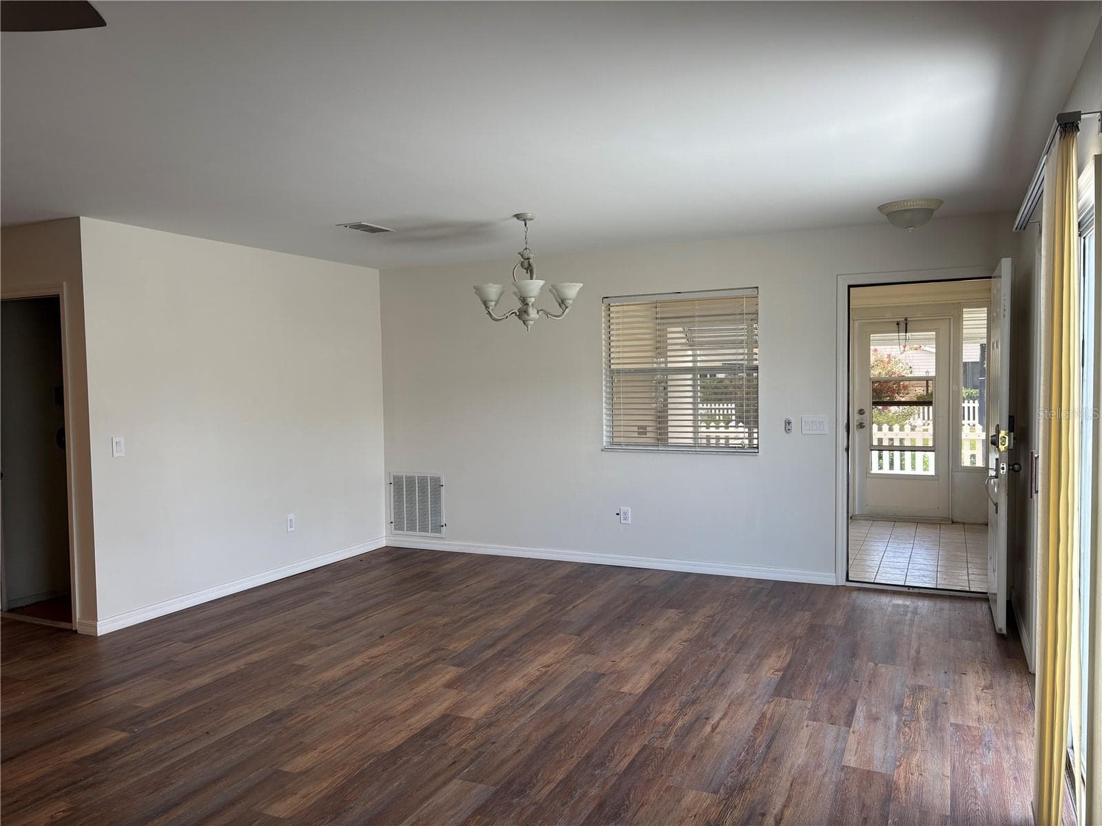 731 DUMAS STREET — photo 7 of 18