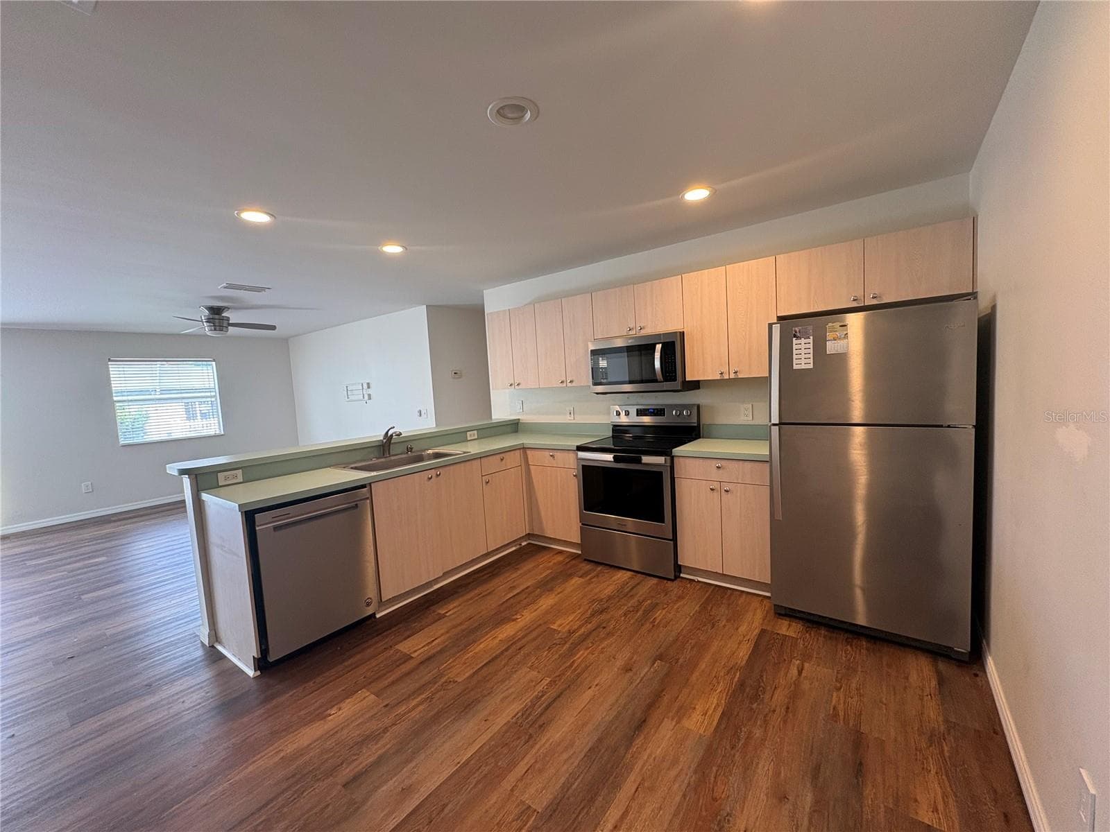 731 DUMAS STREET — photo 11 of 18