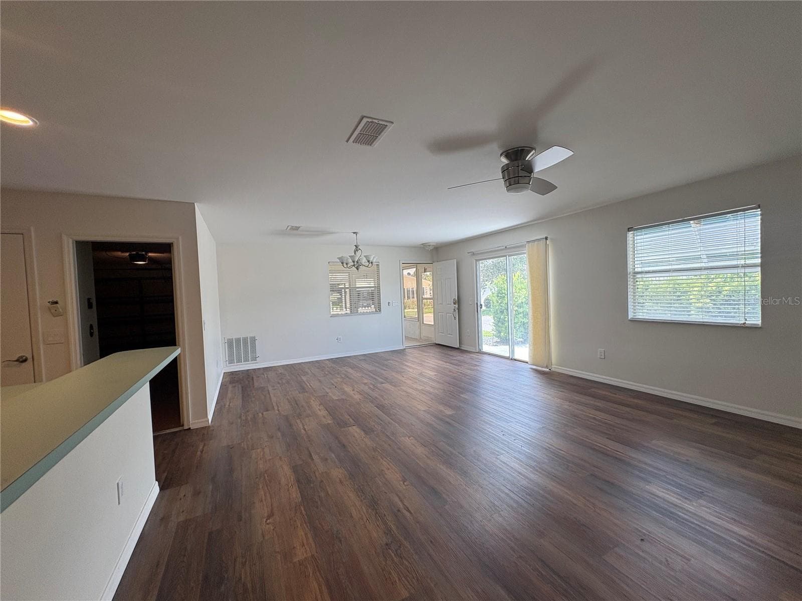 731 DUMAS STREET — photo 14 of 18