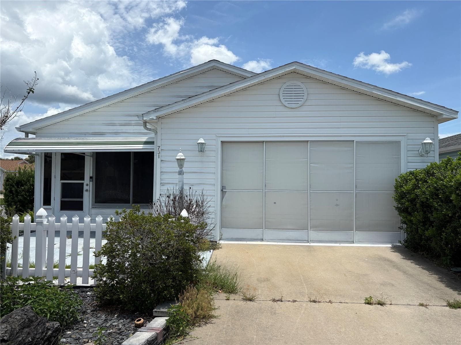 731 DUMAS STREET — photo 1 of 18
