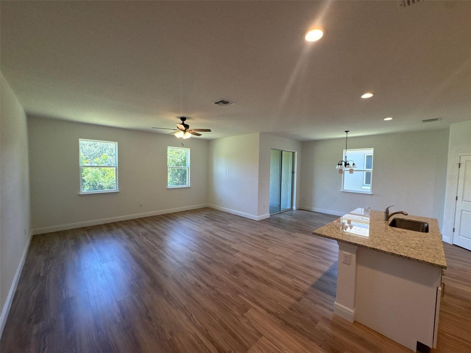 525 ELLIE COURT — photo 5 of 21