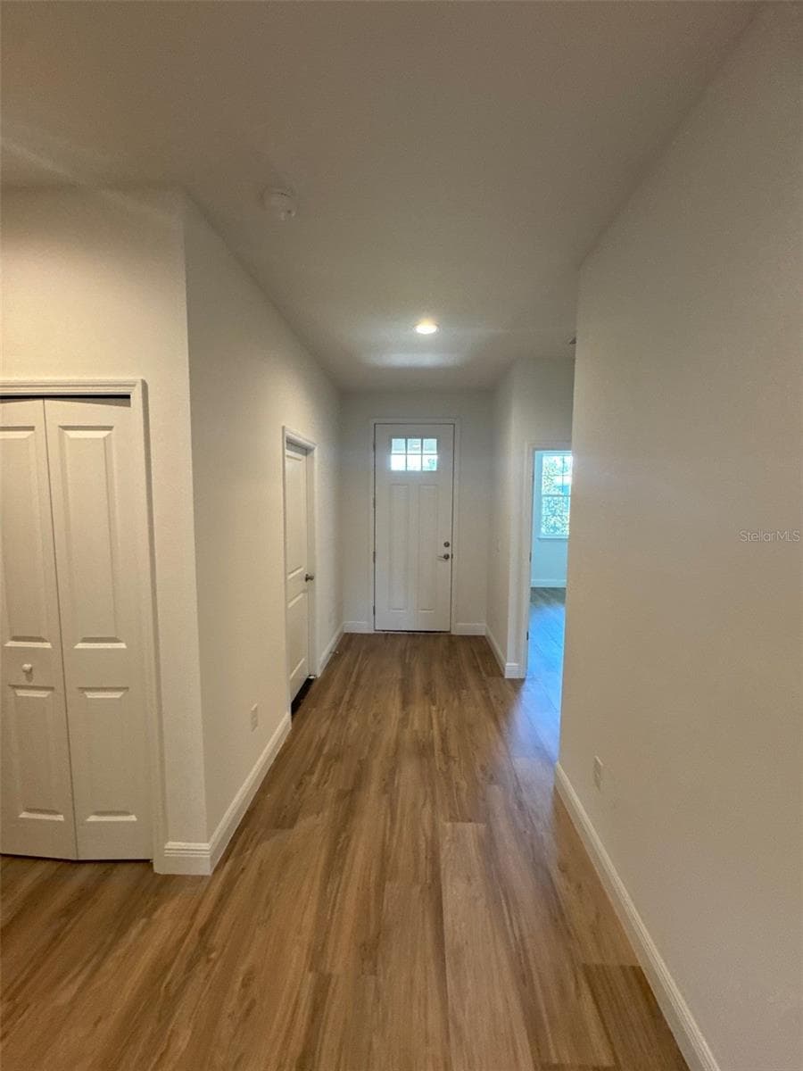 525 ELLIE COURT — photo 2 of 21