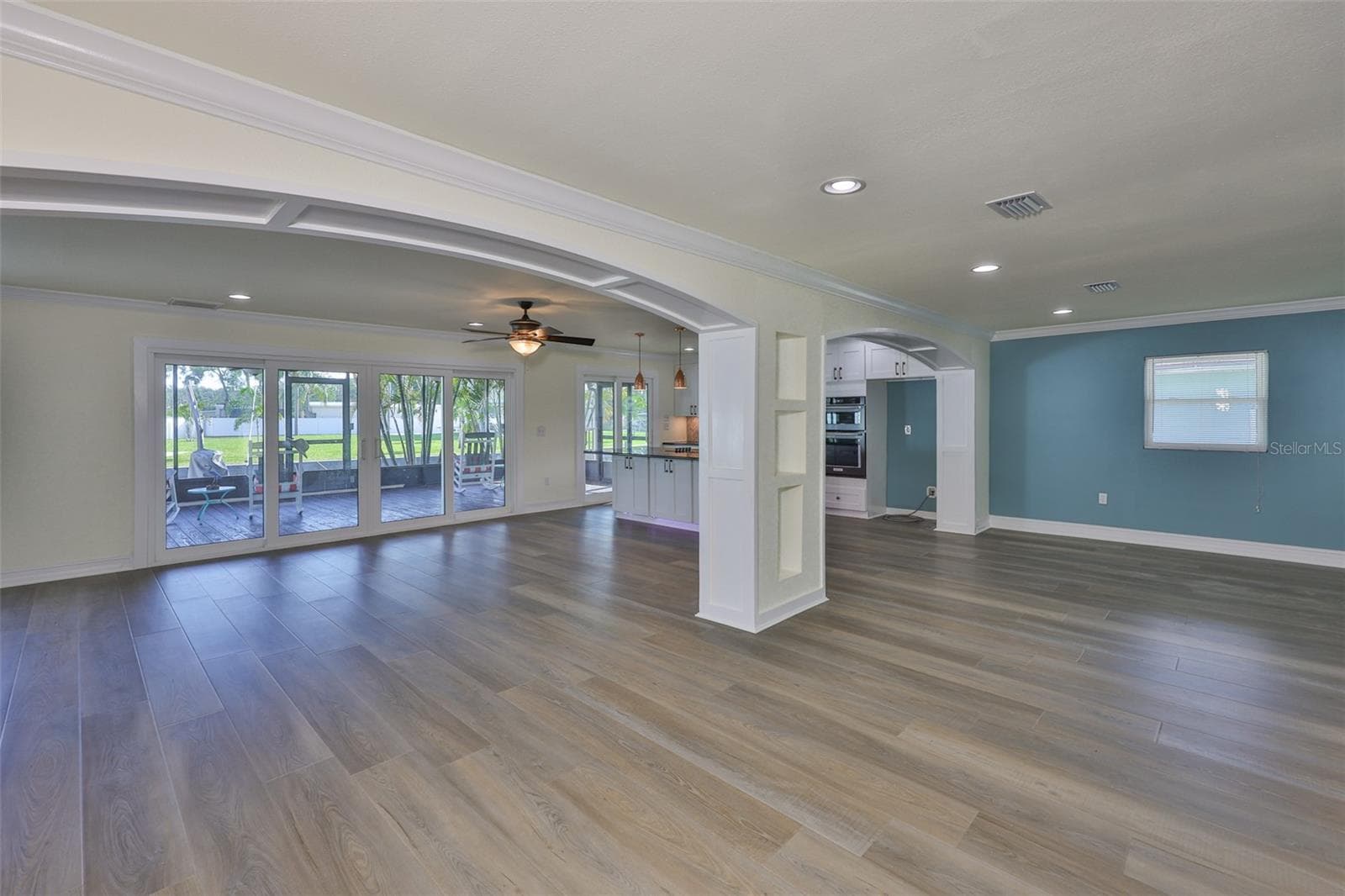 10922 PARK DRIVE — photo 17 of 53