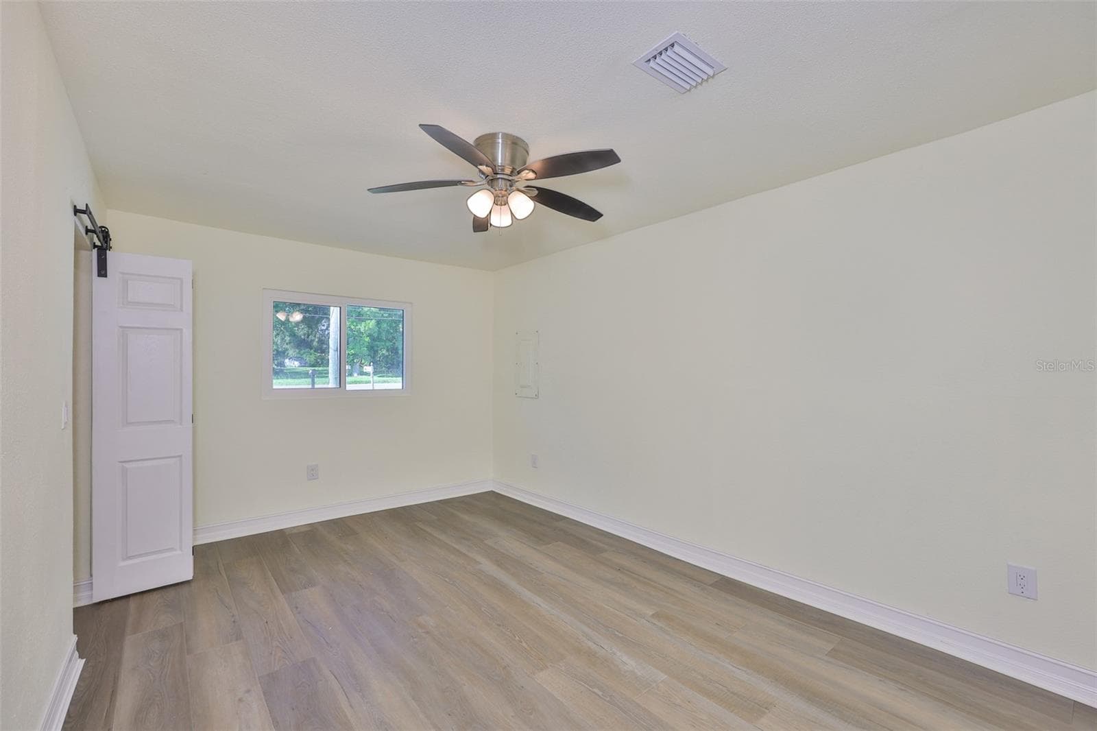 10922 PARK DRIVE — photo 12 of 53