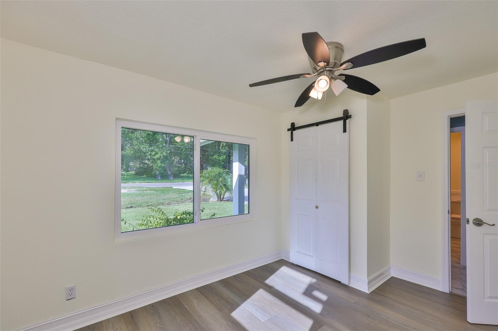 10922 PARK DRIVE — photo 8 of 53