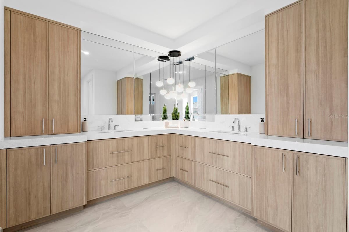 5023 DANTE AVENUE — photo 45 of 100