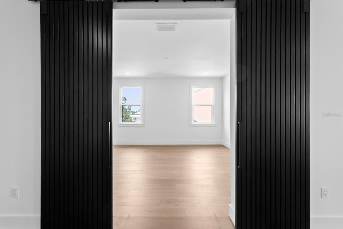 5023 DANTE AVENUE — photo 51 of 100