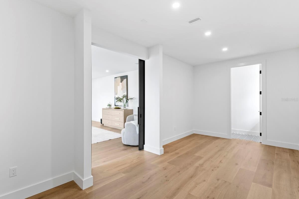 5023 DANTE AVENUE — photo 50 of 100