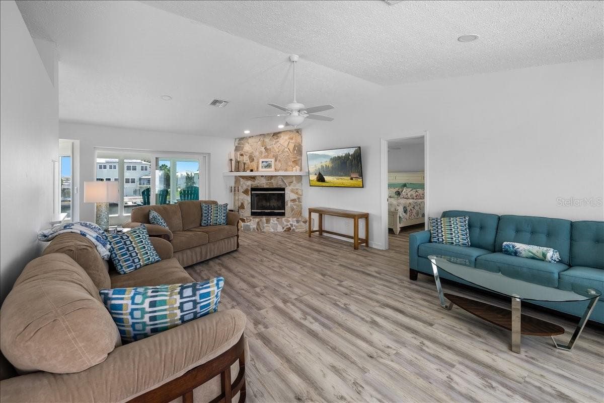4168 ORCHID DRIVE — photo 22 of 46