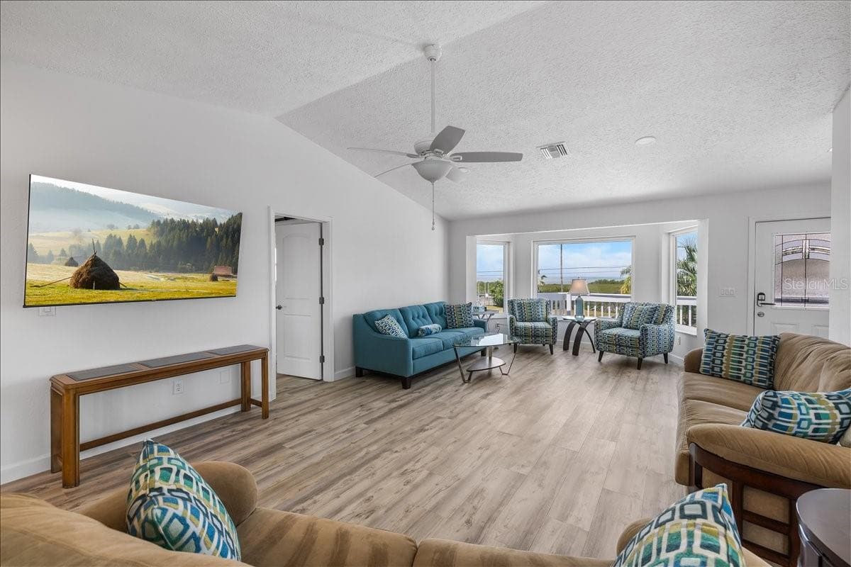 4168 ORCHID DRIVE — photo 9 of 46