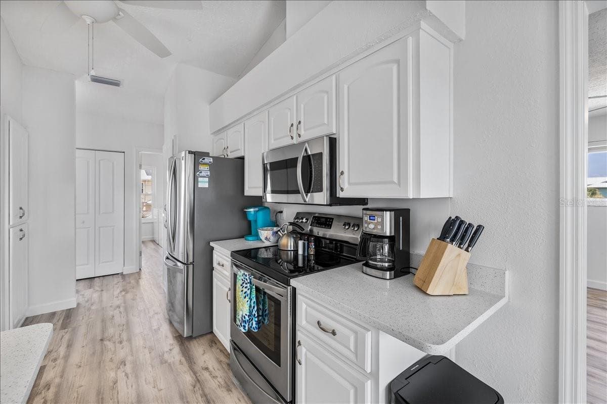 4168 ORCHID DRIVE — photo 13 of 46