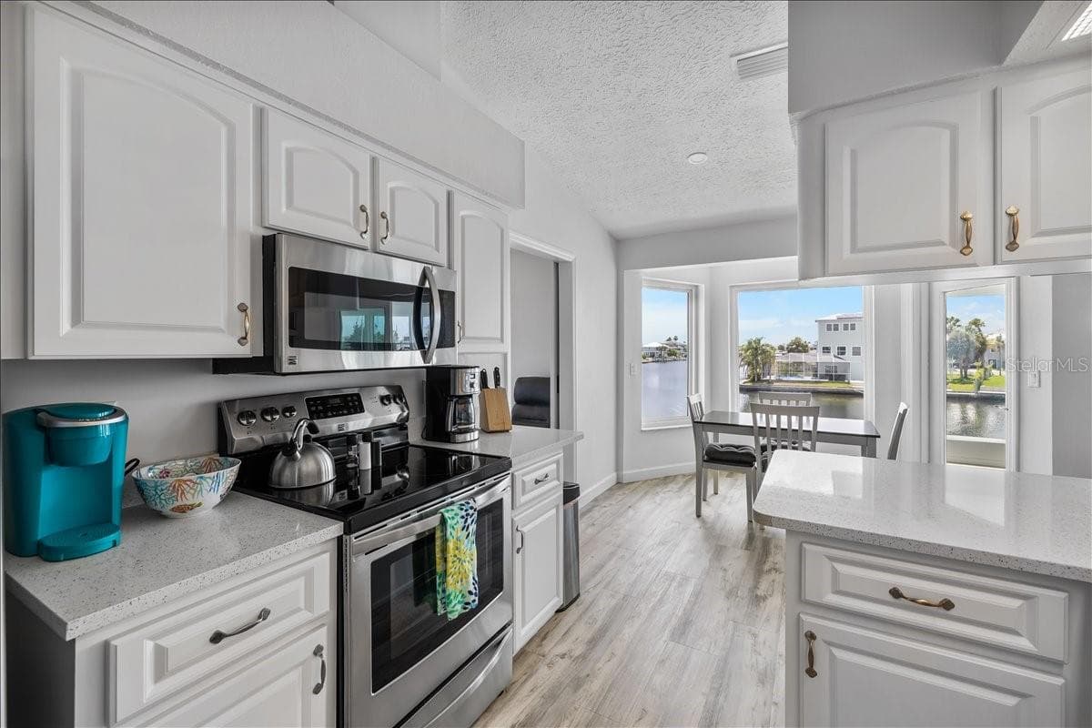 4168 ORCHID DRIVE — photo 15 of 46