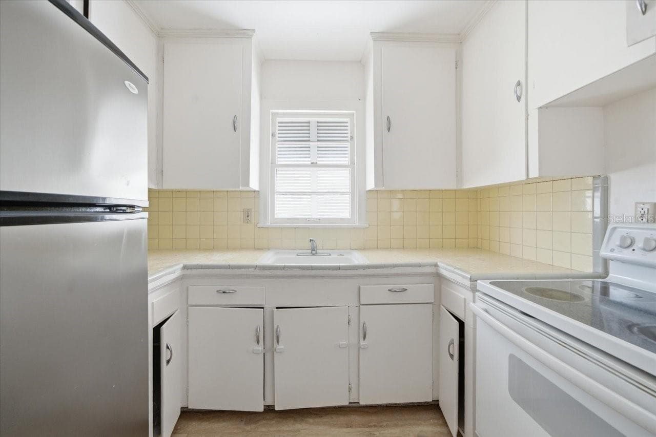 1197 GROVE STREET — photo 23 of 39