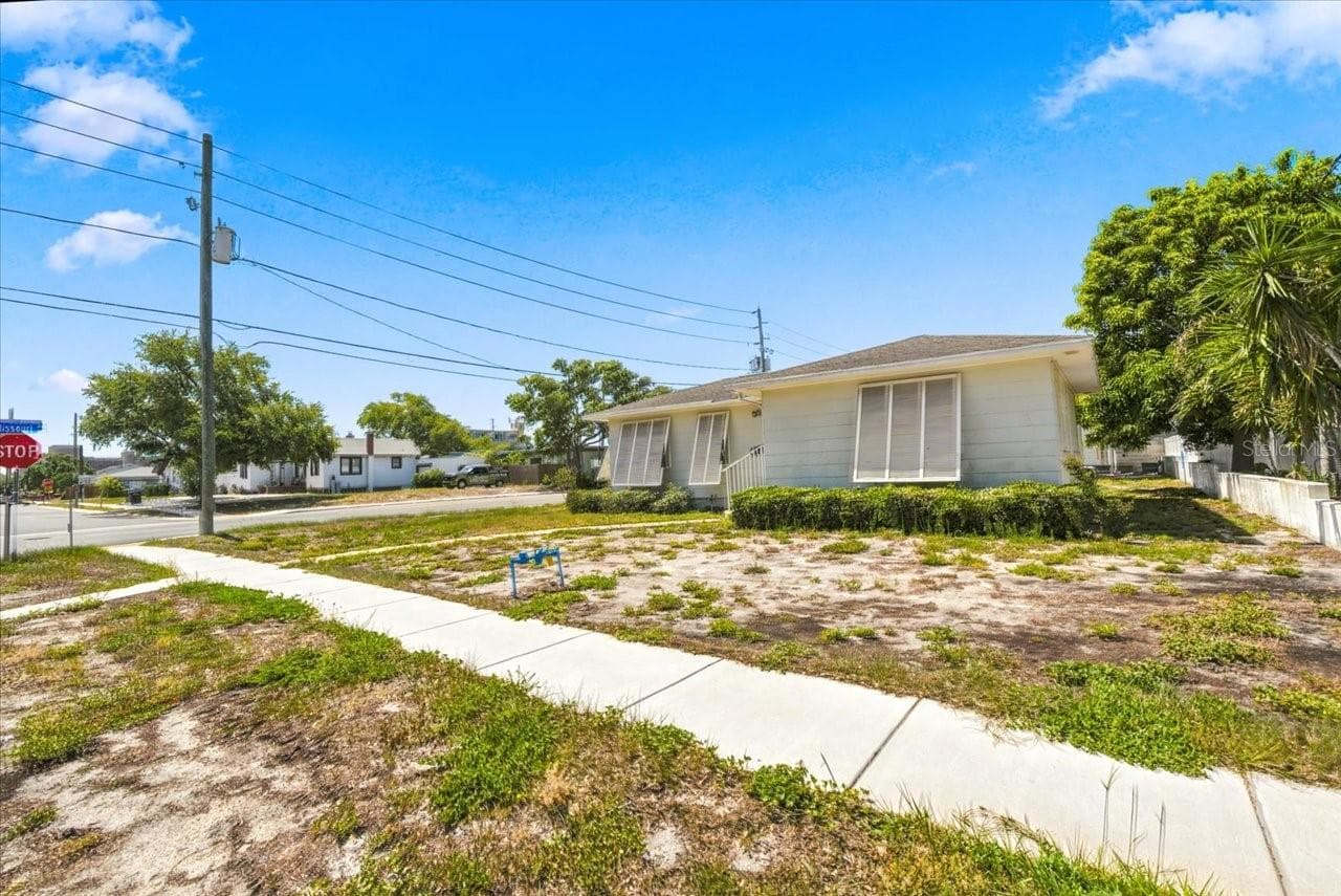 1197 GROVE STREET — photo 3 of 39
