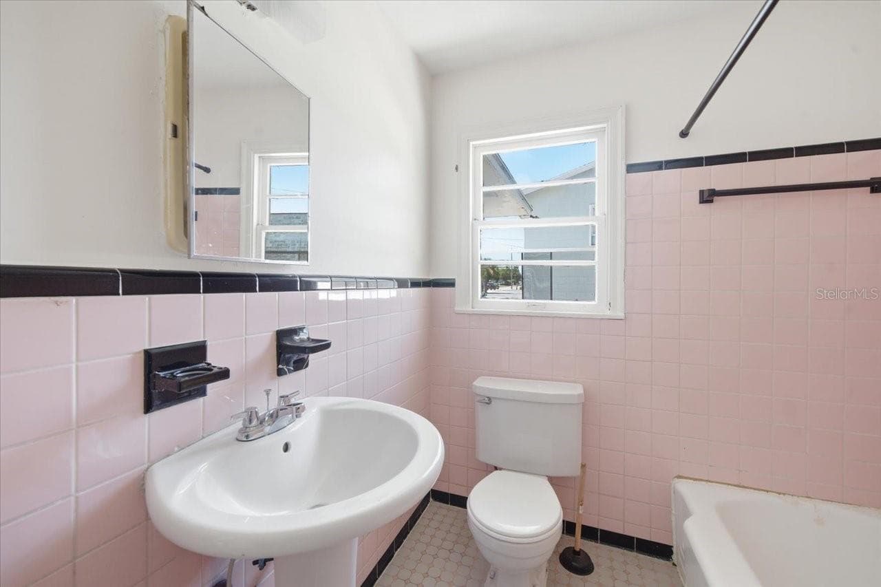 1197 GROVE STREET — photo 21 of 39