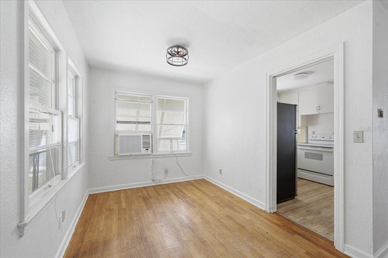 1197 GROVE STREET — photo 13 of 39
