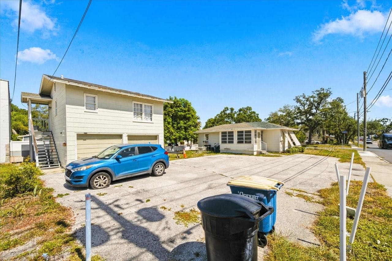 1197 GROVE STREET — photo 4 of 39