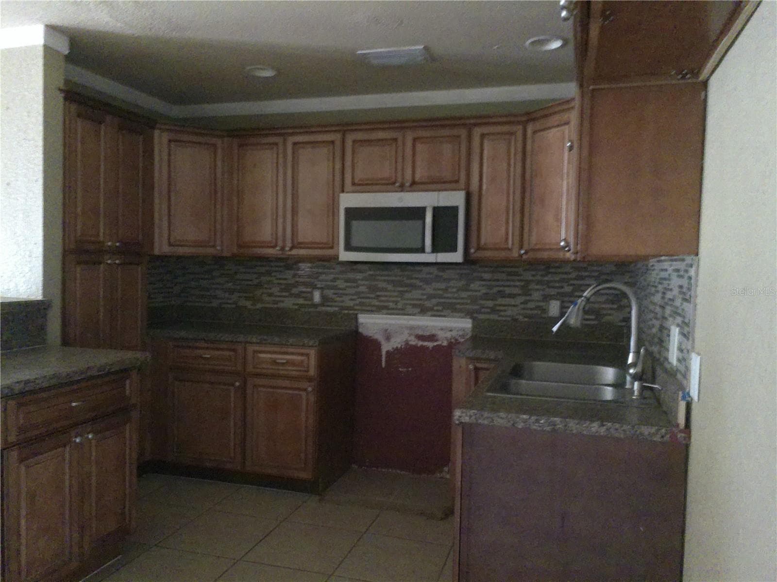 912 OAKHURST DRIVE — photo 5 of 12