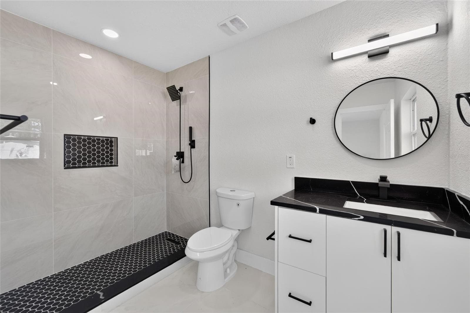 608 ECHO DRIVE — photo 22 of 92
