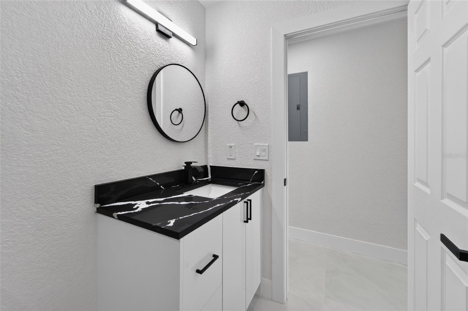 608 ECHO DRIVE — photo 37 of 92