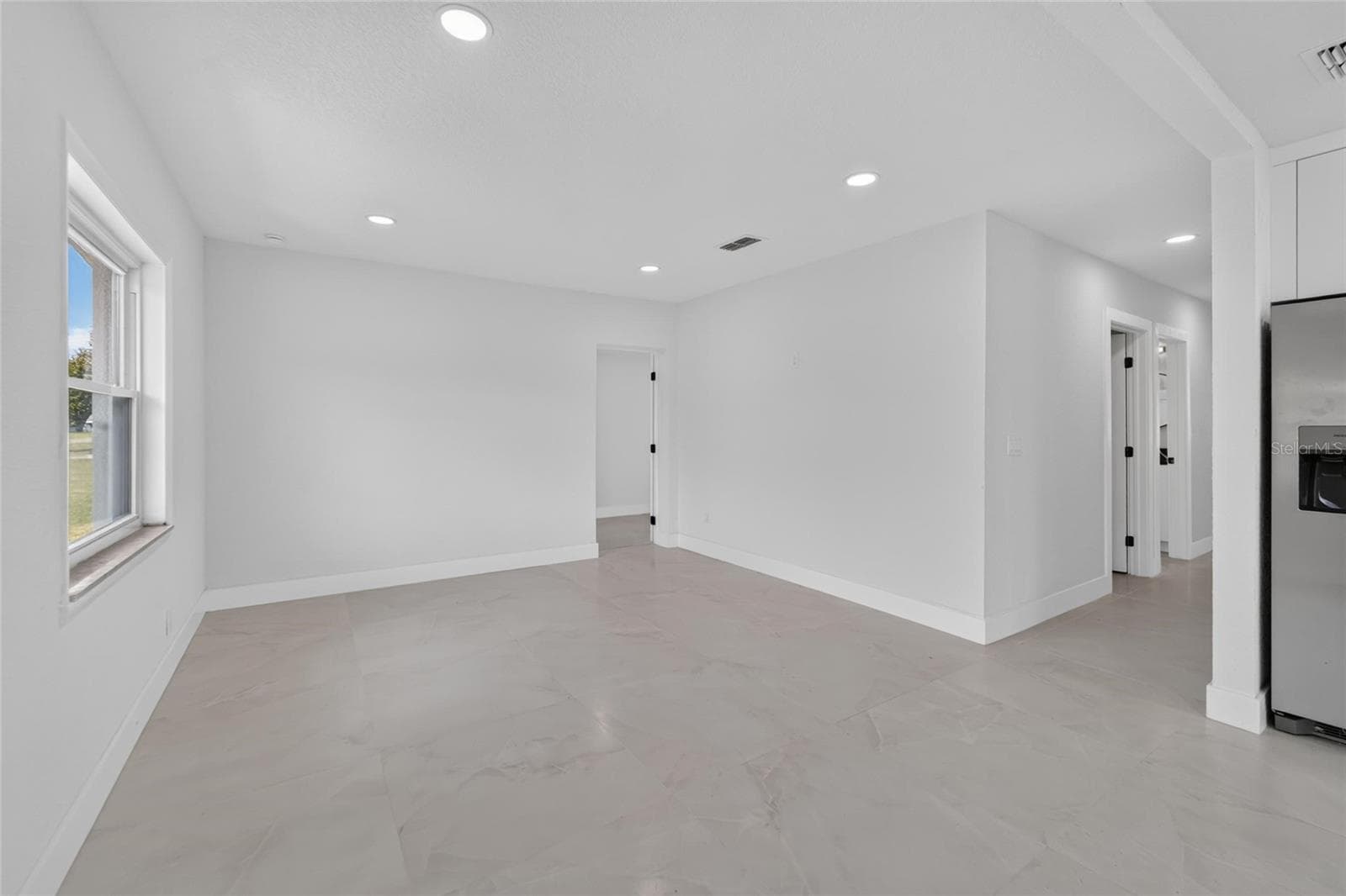 608 ECHO DRIVE — photo 6 of 92