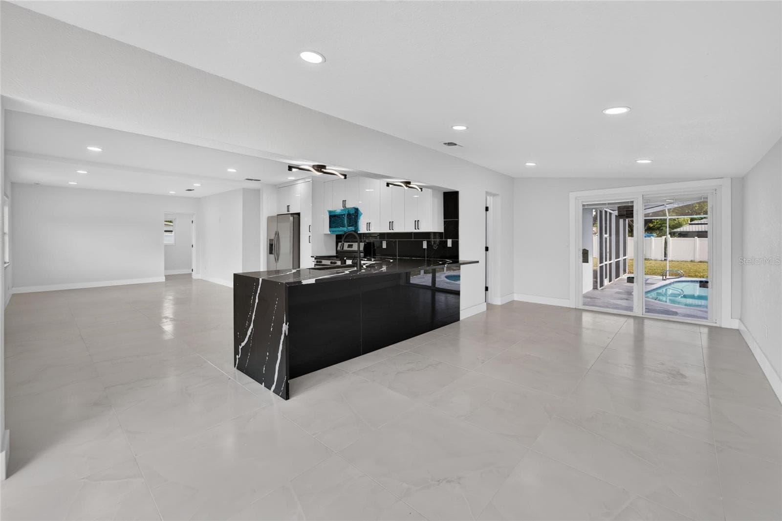 608 ECHO DRIVE — photo 16 of 92